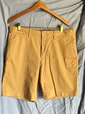 Tommy Hilfiger Men’s Flat Front Chino Shorts